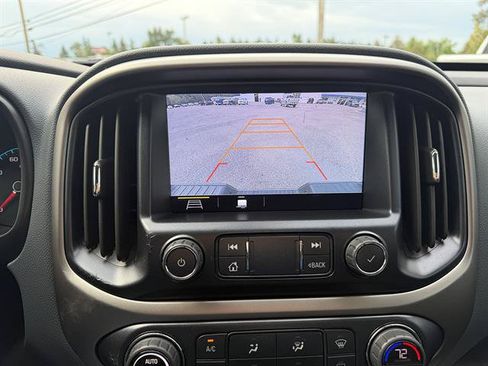 Used 2022 Chevrolet Colorado Z71 AWD/4WD image 47