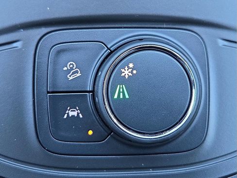 Used 2024 GMC Terrain SLE FWD image 17