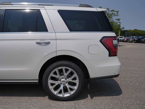 Used 2019 Ford Expedition Limited w/ Equipment Group 302A AWD/4WD image 12