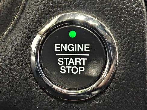 Used 2020 Ford Fusion SE FWD image 12