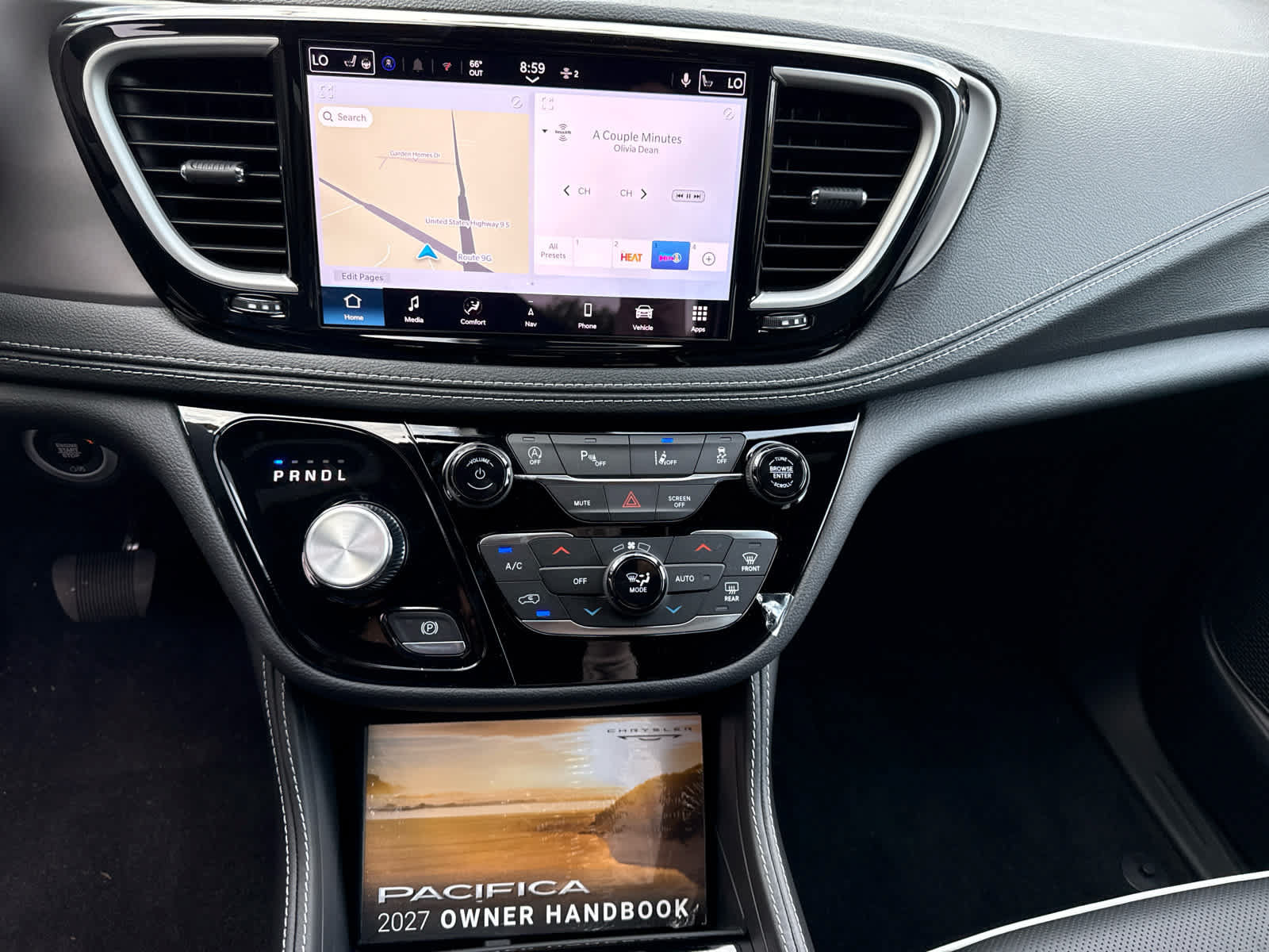 New 2027 Chrysler Pacifica Limited AWD/4WD image 22