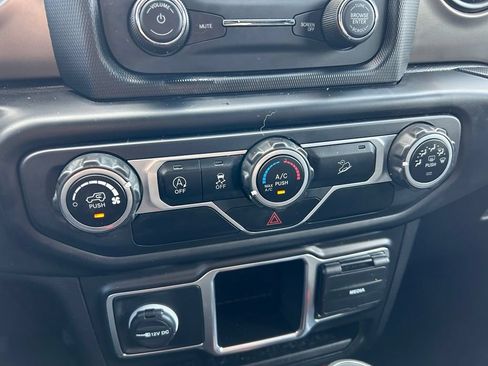 Used 2020 Jeep Wrangler Unlimited Sport AWD/4WD image 32