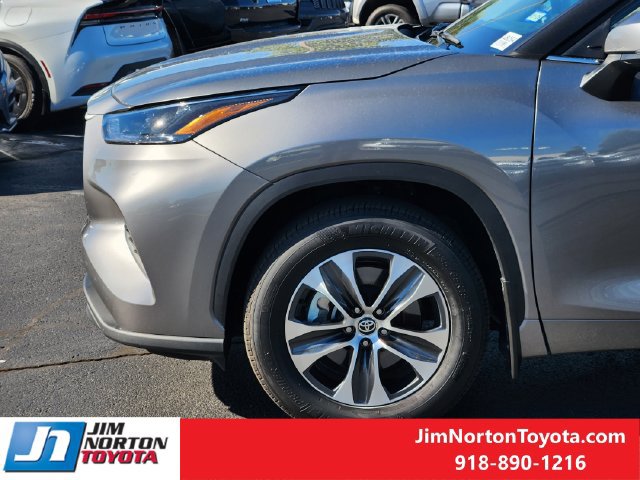 Used 2026 Toyota Highlander XLE AWD/4WD image 8