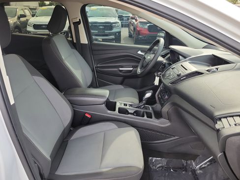 Certified 2018 Ford Escape SE image 30