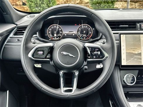 New 2026 Jaguar F-PACE R-Dynamic S image 21