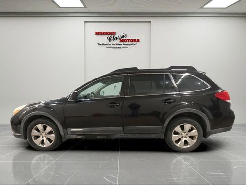 Used 2011 Subaru Outback 3.6R Limited image 2