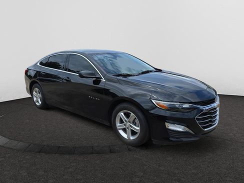 Used 2025 Chevrolet Malibu LS FWD image 1