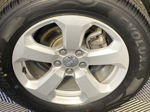 Used 2018 Jeep Compass Latitude w/ Popular Equipment Group AWD/4WD image 29