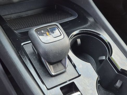 Used 2021 Nissan Rogue S FWD image 20