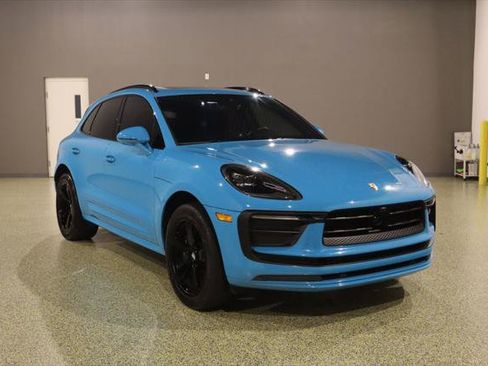 Used 2022 Porsche Macan AWD/4WD image 1