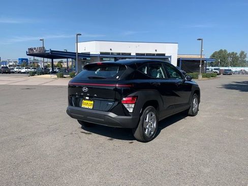 New 2026 Hyundai Kona SE image 6