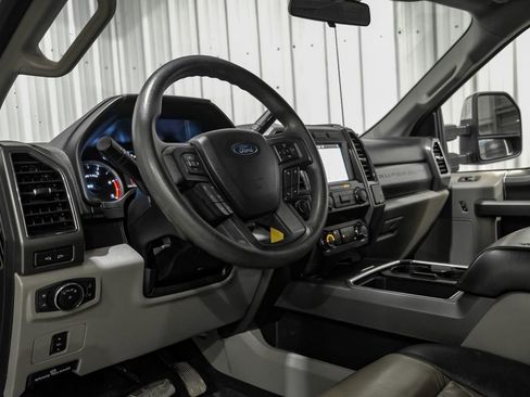 Used 2019 Ford F250 XLT w/ XLT Premium Package image 15