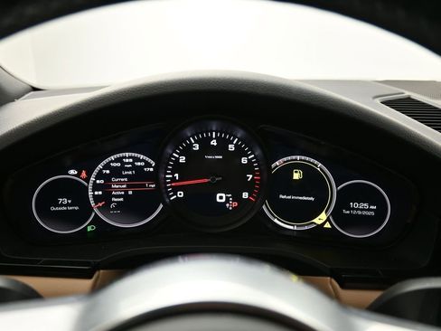 Used 2021 Porsche Cayenne image 7