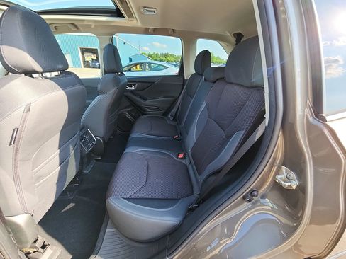 Used 2020 Subaru Forester Premium AWD/4WD image 5