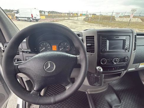 Used 2017 Mercedes-Benz Sprinter 2500 image 15