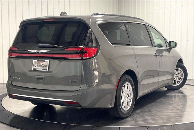 Used 2022 Chrysler Pacifica Touring-L FWD image 13