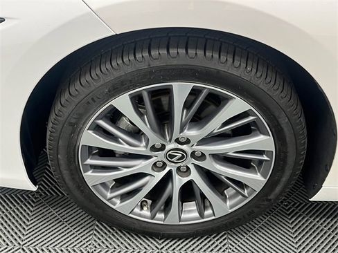 Certified 2021 Lexus ES 350 w/ Premium Package image 23