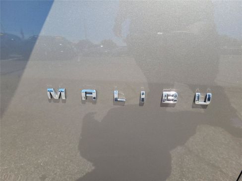 Used 2024 Chevrolet Malibu LT FWD image 7