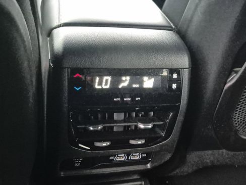 Used 2024 Jeep Grand Cherokee L Altitude image 15