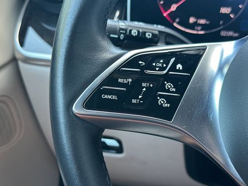 Certified 2025 Mercedes-Benz GLC 300 image 26