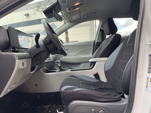 Used 2024 Hyundai Kona SEL image 17