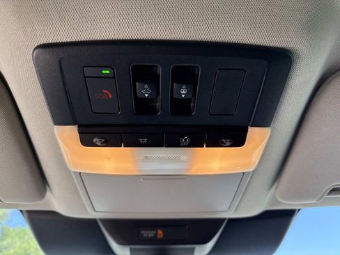 Used 2024 Nissan Pathfinder Platinum AWD/4WD image 47