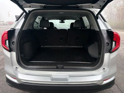 Used 2022 GMC Terrain SLT image 27