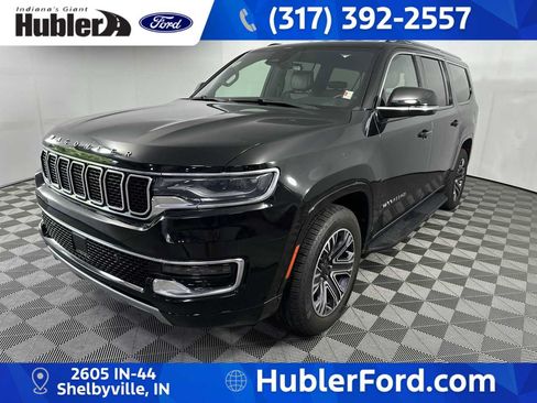 Used 2023 Jeep Wagoneer L Series II AWD/4WD image 4
