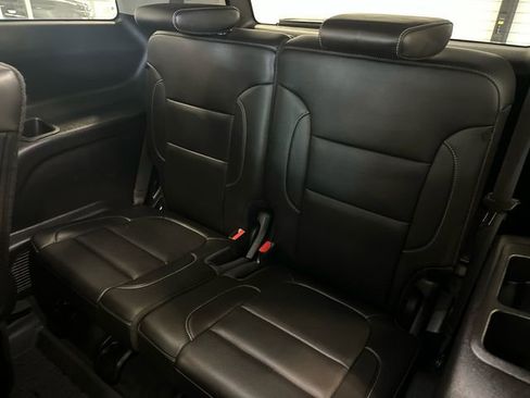Used 2023 GMC Acadia SLT w/ Elevation Edition AWD/4WD image 38