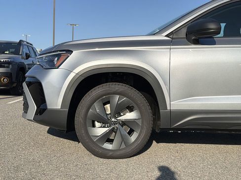 New 2026 Volkswagen Taos S image 9