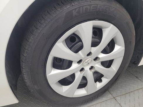 Used 2025 Toyota Corolla LE FWD image 31