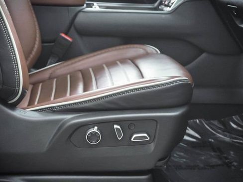 Used 2024 GMC Yukon Denali Ultimate image 25