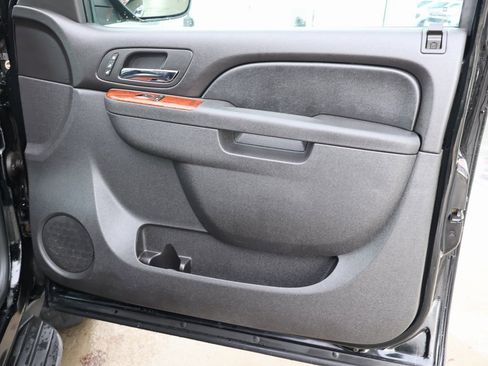 Used 2012 Chevrolet Avalanche LTZ image 36