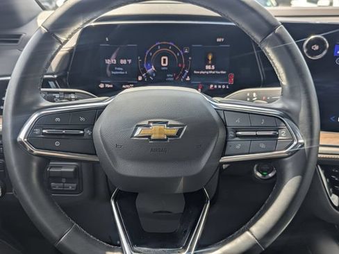 Used 2025 Chevrolet Suburban High Country AWD/4WD image 7