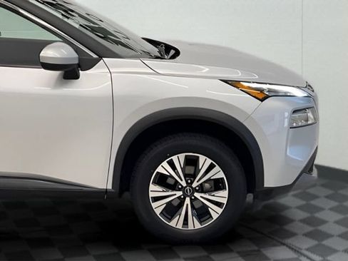 Used 2023 Nissan Rogue SV AWD/4WD image 5