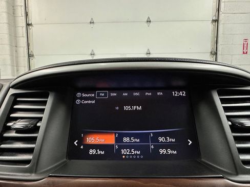 Used 2019 Nissan Pathfinder Platinum AWD/4WD image 32