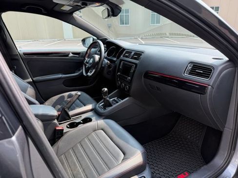 Used 2017 Volkswagen Jetta GLI FWD image 22