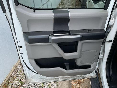 Used 2017 Ford F150 XLT w/ Trailer Tow Package image 20