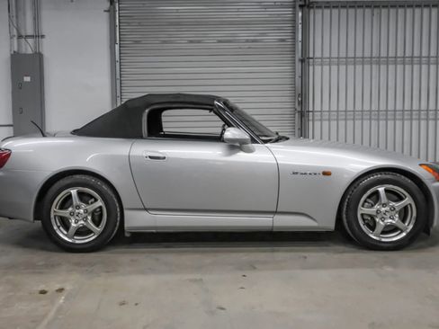 Used 2003 Honda S2000 image 7