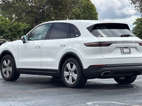 Used 2023 Porsche Cayenne AWD/4WD image 6