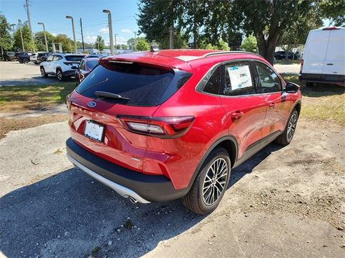 New 2025 Ford Escape SE image 3