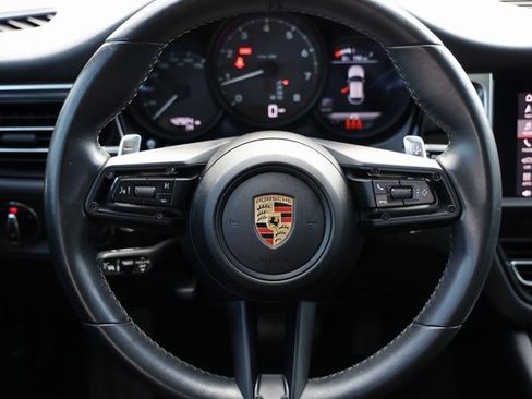 Used 2022 Porsche Macan image 15