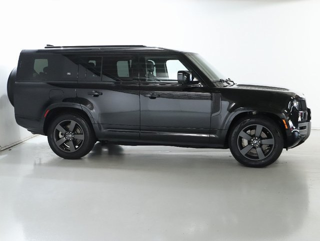 Used 2023 Land Rover Defender 130 X-Dynamic SE AWD/4WD image 10