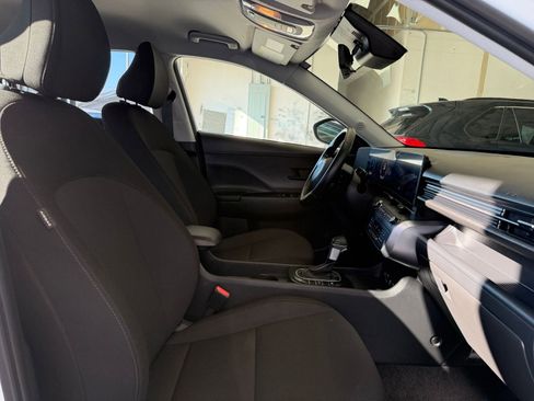 Used 2025 Hyundai Kona SEL image 36