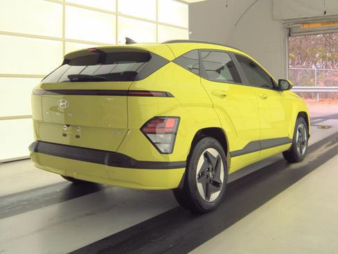 Used 2024 Hyundai Kona SEL image 3