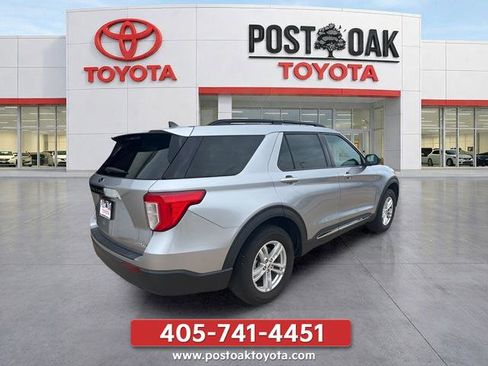 Used 2022 Ford Explorer XLT AWD/4WD image 6