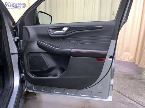 Used 2024 Ford Escape ST-Line w/ Tech Pack #1 AWD/4WD image 11