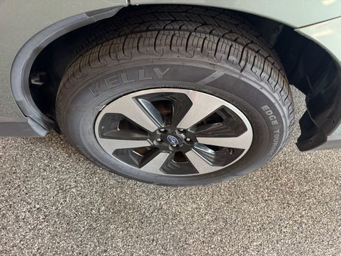Used 2017 Subaru Forester 2.5i Limited AWD/4WD image 14