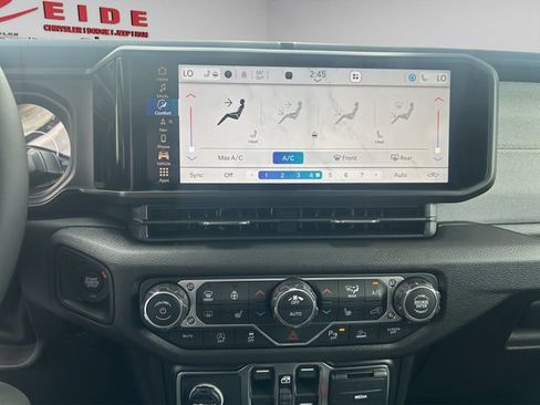New 2026 Jeep Gladiator Sport AWD/4WD image 16