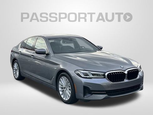 Used 2023 BMW 530i xDrive w/ Premium Package image 6
